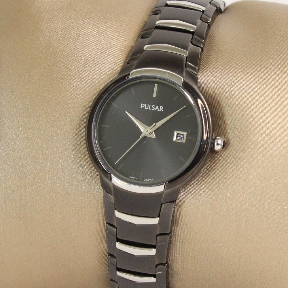 Pulsar Ladies Casual Quartz Watch Black Ion Coated Polished Hand 25mm - Picture 4 of 11